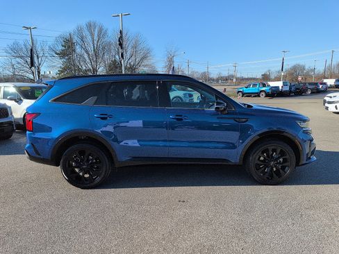 Used 2022 Kia Sorento SX image 2