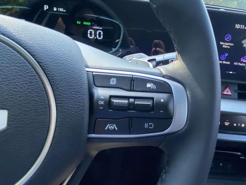 New 2025 Kia Sportage EX AWD/4WD image 17