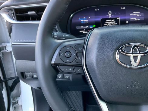 Used 2023 Toyota Venza Limited image 23