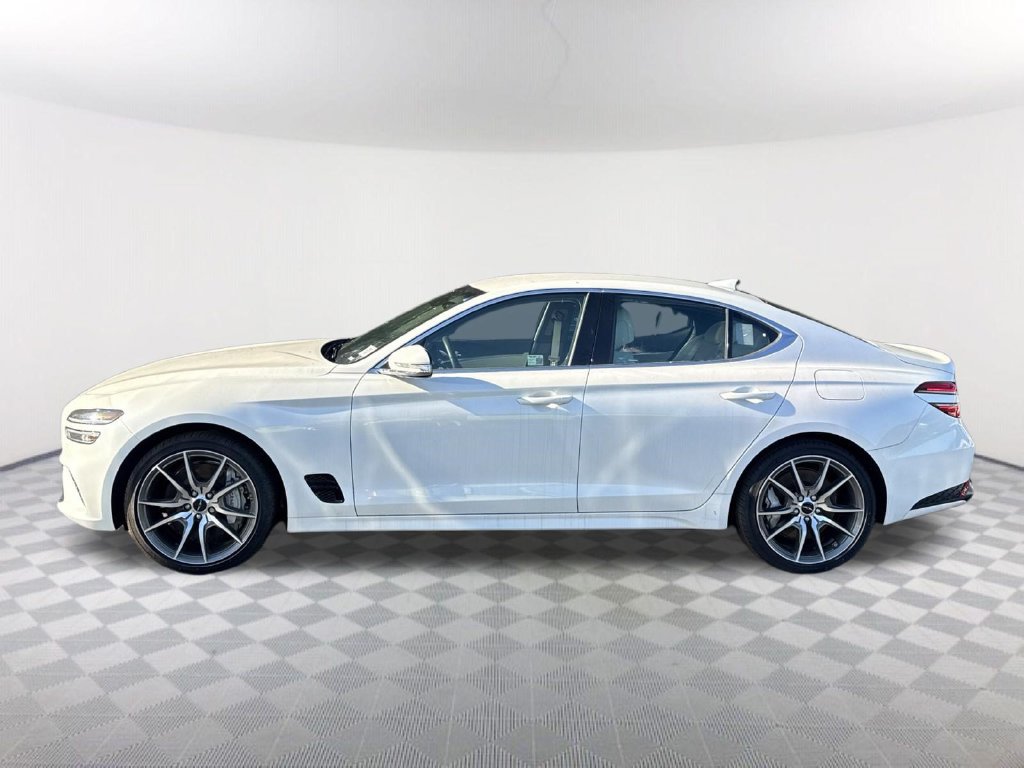 Used 2025 Genesis G70 2.5T RWD image 8