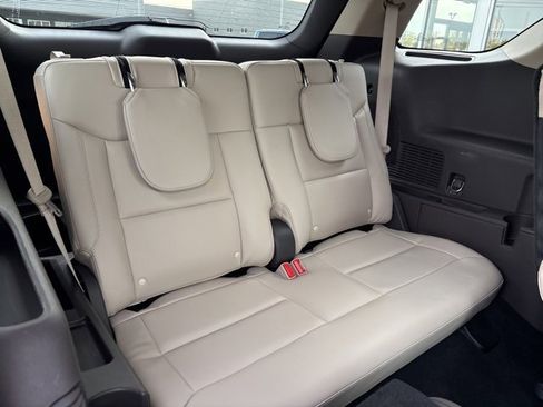 Used 2022 Ford Explorer Platinum w/ Technology Package image 14