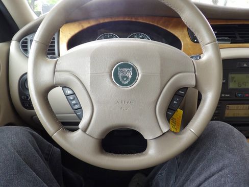 Used 2003 Jaguar X-TYPE 2.5 image 32