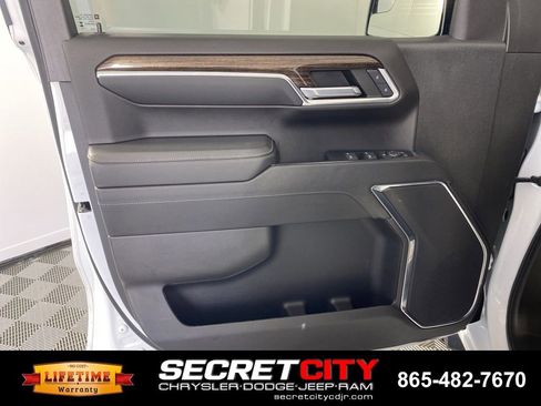 Used 2023 GMC Sierra 1500 Elevation AWD/4WD image 12