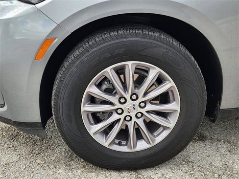 Used 2023 Buick Enclave Premium image 7