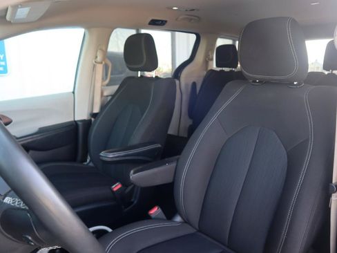 Used 2023 Chrysler Voyager LX FWD image 57