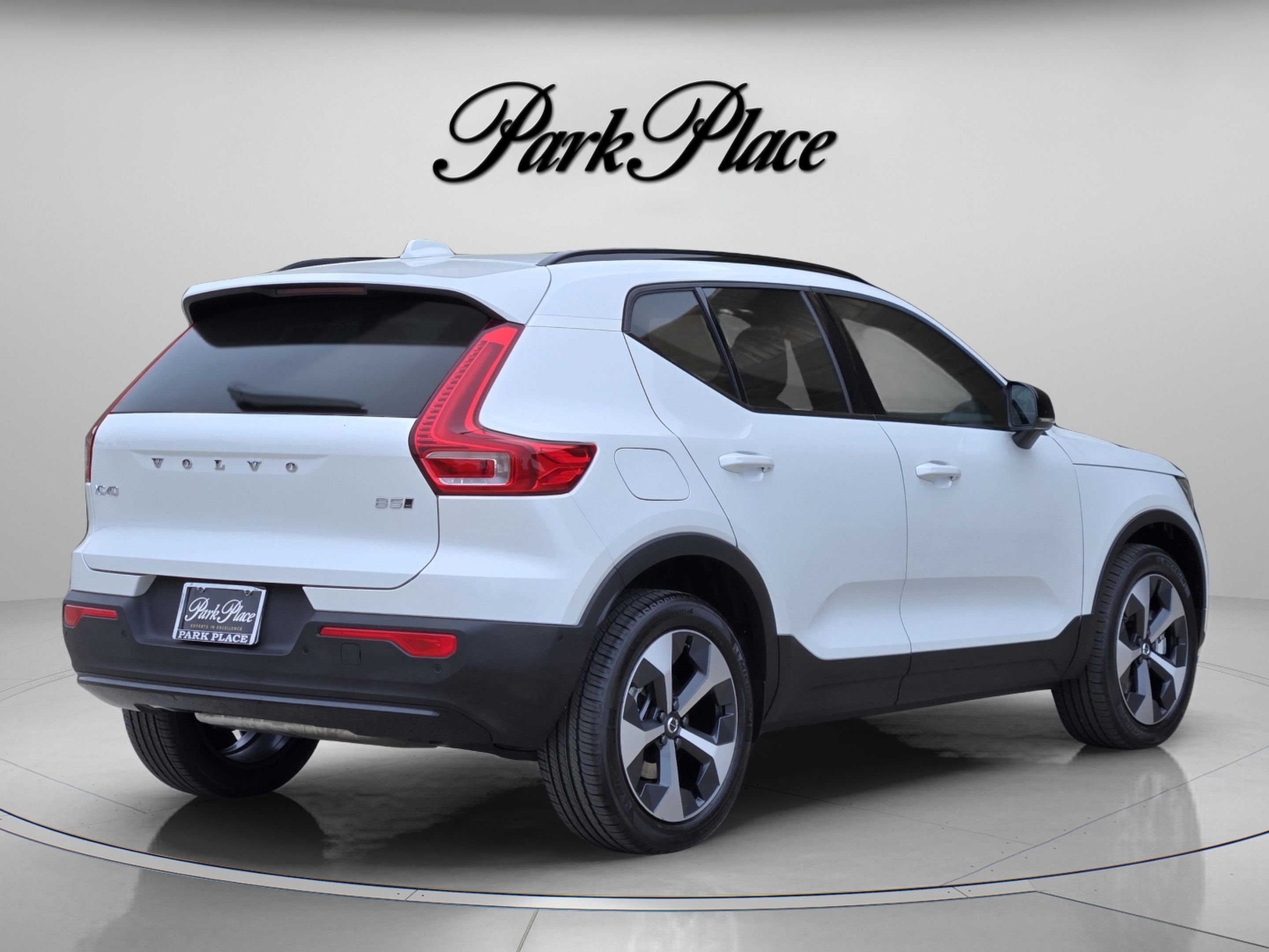 Used 2026 Volvo XC40 B5 Plus w/ Protection Package Premier AWD/4WD image 6