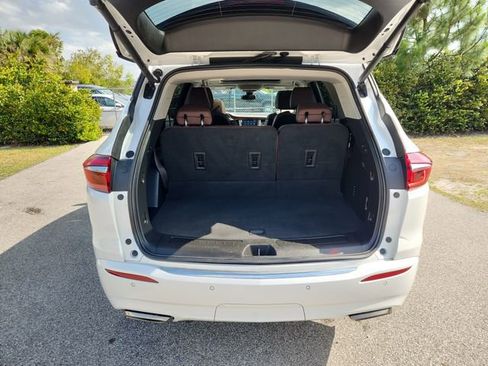 Certified 2021 Buick Enclave Avenir w/ Avenir Technology Package FWD image 5