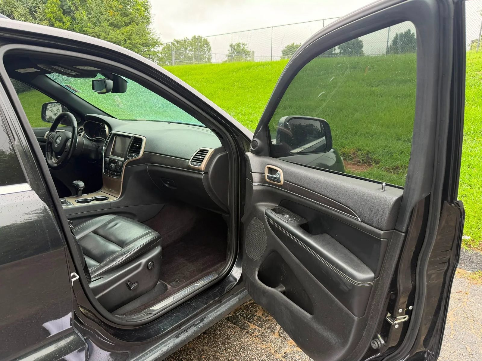 Used 2015 Jeep Grand Cherokee Limited AWD/4WD image 9