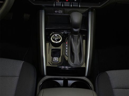 Used 2025 Chevrolet Colorado Trail Boss image 12