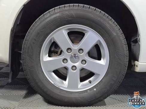 Used 2012 Dodge Grand Caravan SE FWD image 27