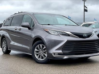 Used 2021 Toyota Sienna XLE