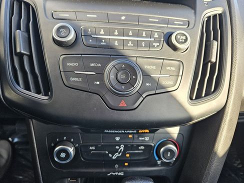 Used 2018 Ford Focus SE image 23