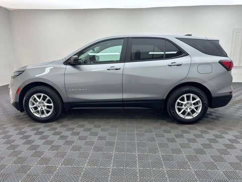 Used 2024 Chevrolet Equinox LS w/ LS Convenience Package AWD/4WD image 10