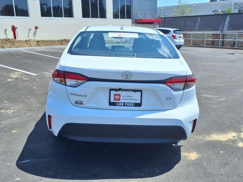 Certified 2025 Toyota Corolla LE FWD image 25