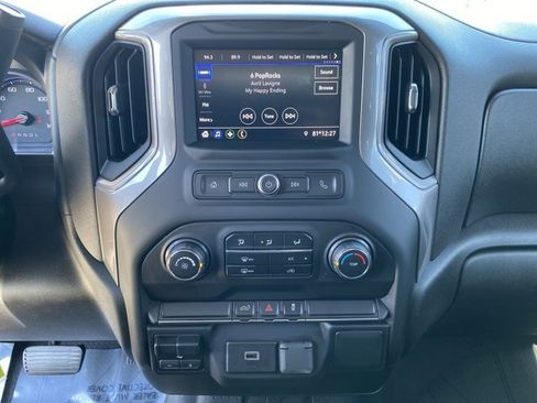 Used 2020 Chevrolet Silverado 2500 Custom w/ Custom Value Package image 10