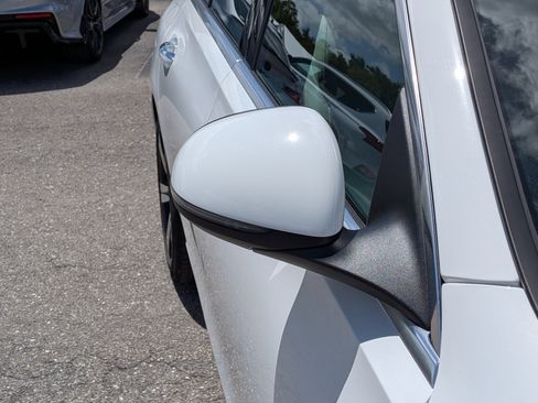 Used 2025 Mercedes-Benz C 300 Sedan image 12