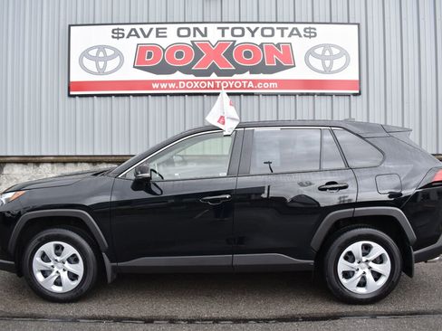 Certified 2025 Toyota RAV4 LE AWD/4WD image 4