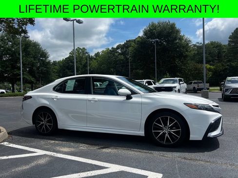 Used 2024 Toyota Camry SE FWD image 4