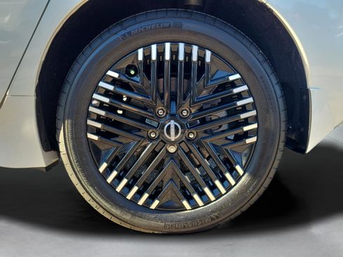 Certified 2024 Nissan Leaf SV Plus image 34