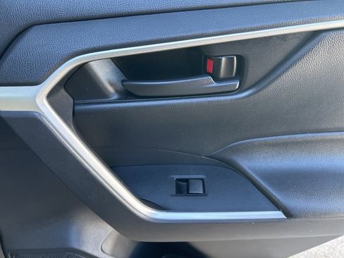 Used 2021 Toyota RAV4 LE image 34