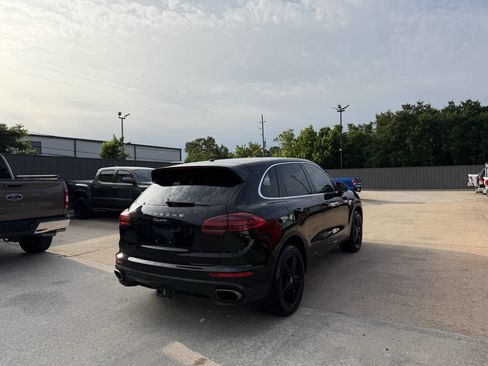 Used 2016 Porsche Cayenne AWD/4WD image 5