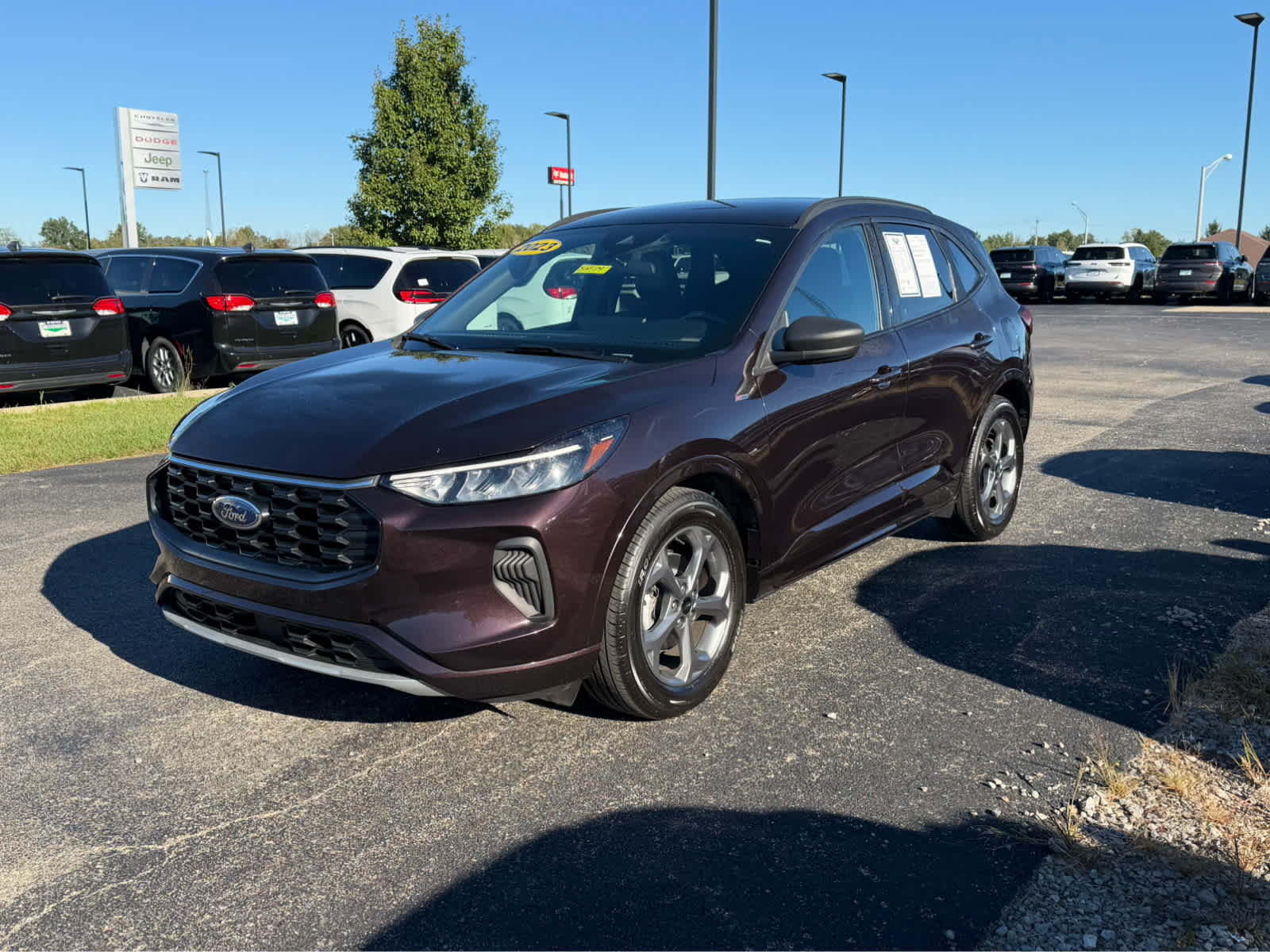 Used 2023 Ford Escape ST-Line w/ Tech Pack #1 FWD image 3