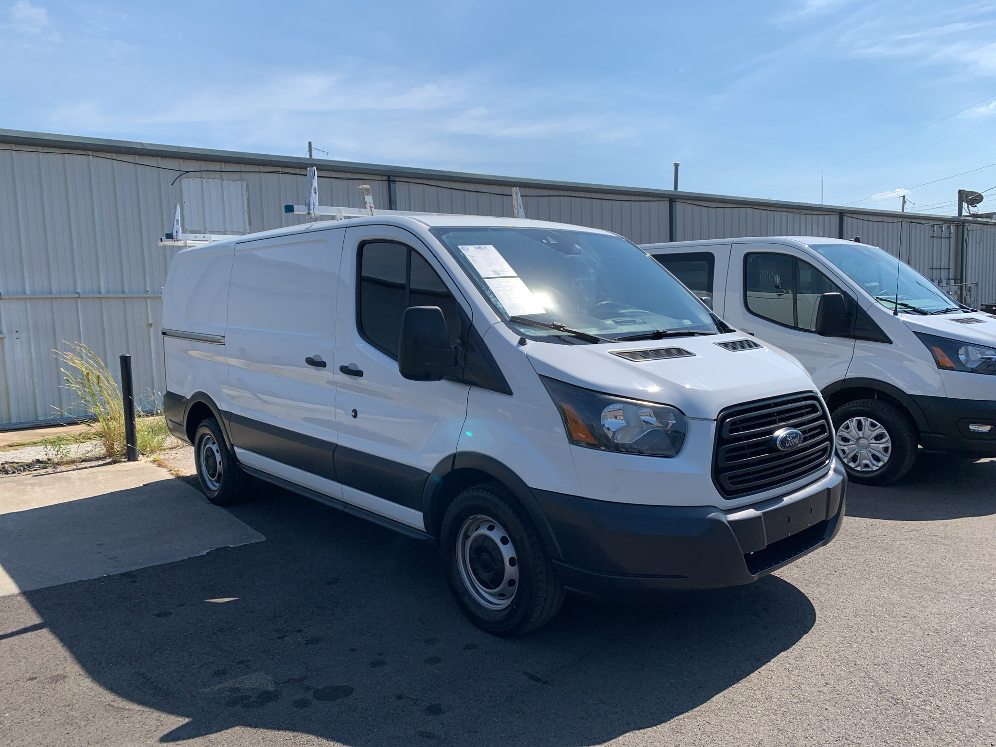 Used 2018 Ford Transit 150 130 Low Roof RWD image 1