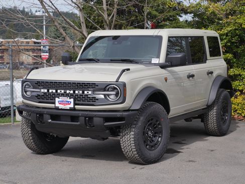New 2026 Ford Bronco Badlands AWD/4WD image 2