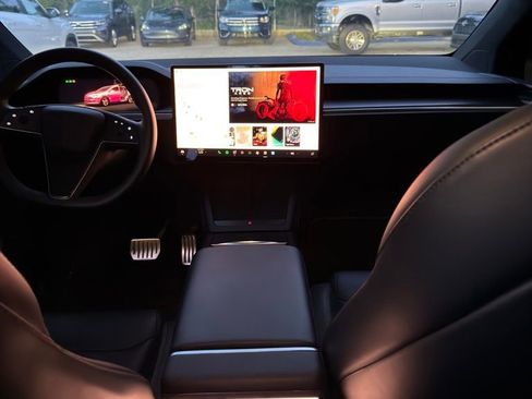 Used 2024 Tesla Model X Plaid AWD/4WD image 18