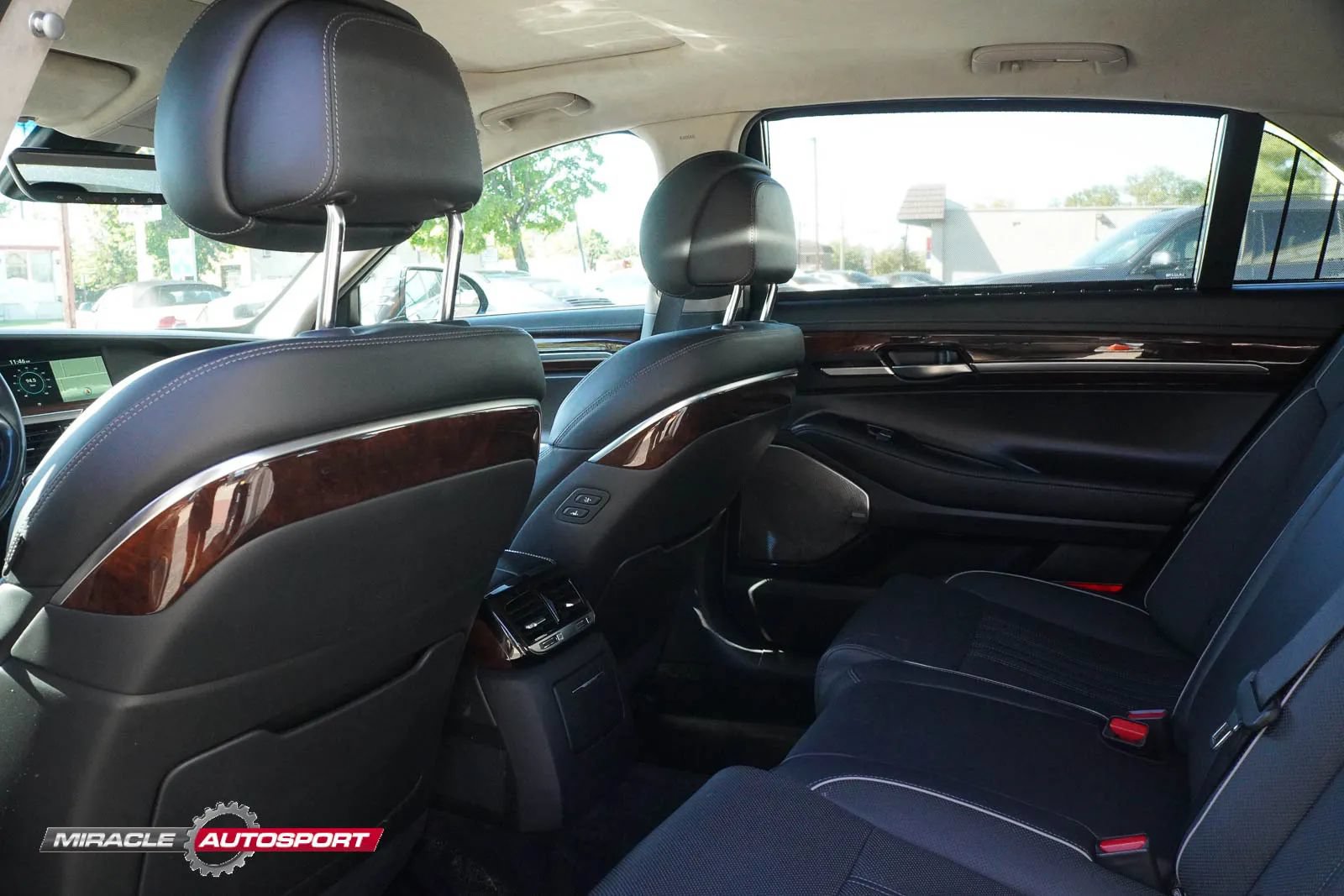Used 2019 Genesis G90 3.3T Premium AWD/4WD image 27