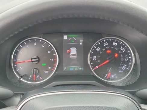 Used 2022 Toyota RAV4 XLE Premium FWD image 3