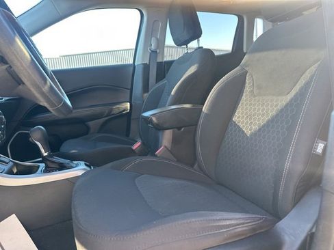 Used 2020 Jeep Compass Sport image 18