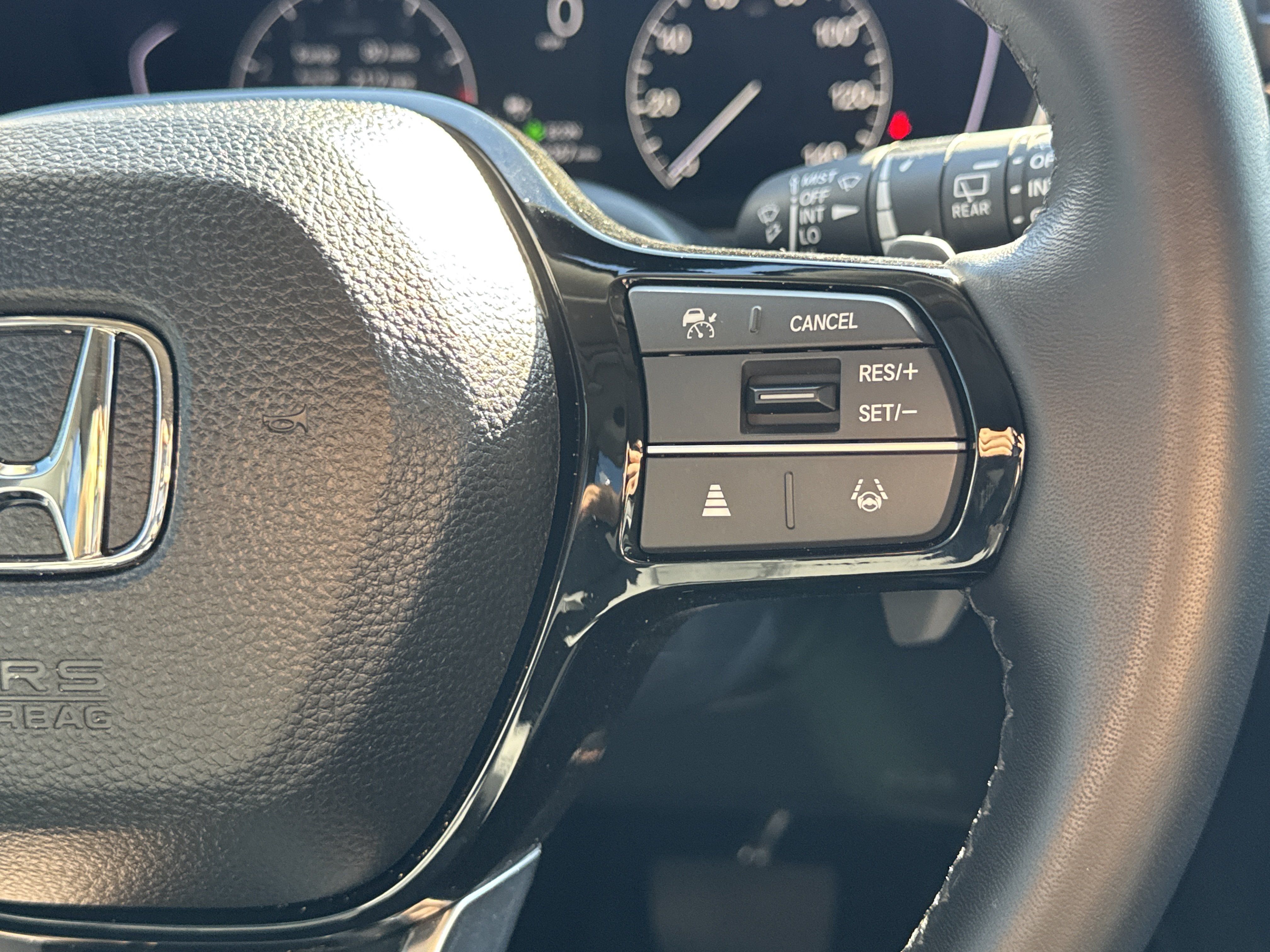 Used 2025 Honda Pilot Touring image 7