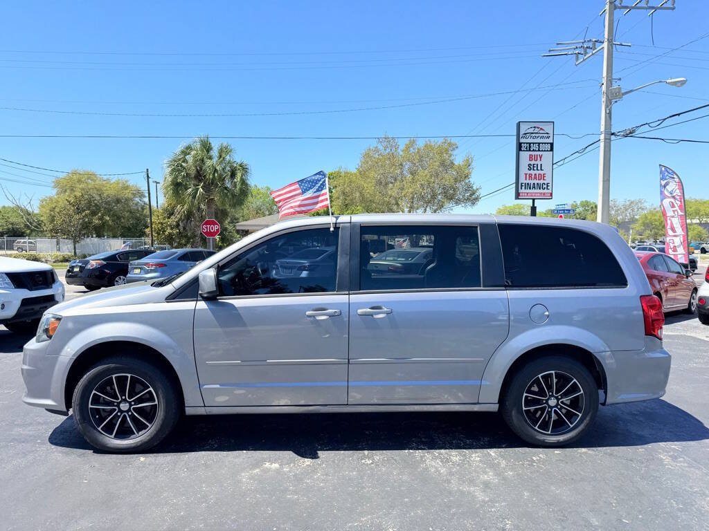 Used 2016 Dodge Grand Caravan SE FWD image 3