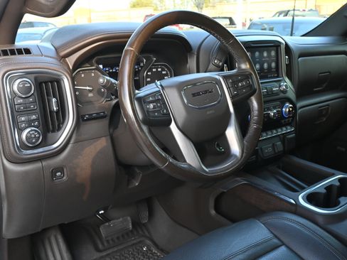 Used 2021 GMC Sierra 3500 Denali w/ Denali Ultimate Package image 3