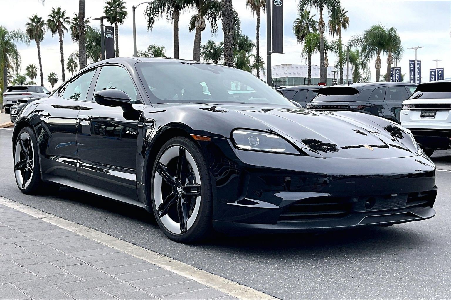 Used 2025 Porsche Taycan w/ Premium Package RWD image 2