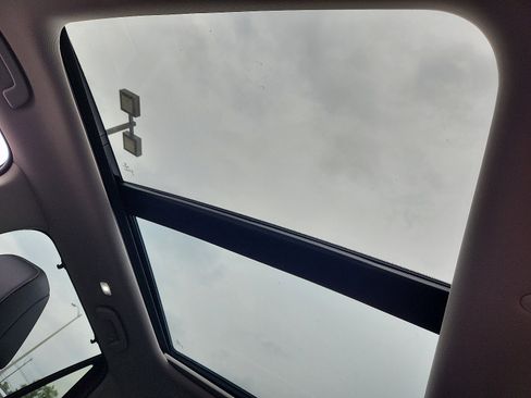 New 2025 Honda Pilot Touring image 10