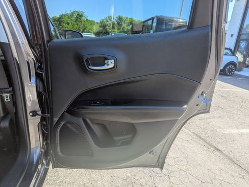 Used 2017 Jeep Compass Limited image 41