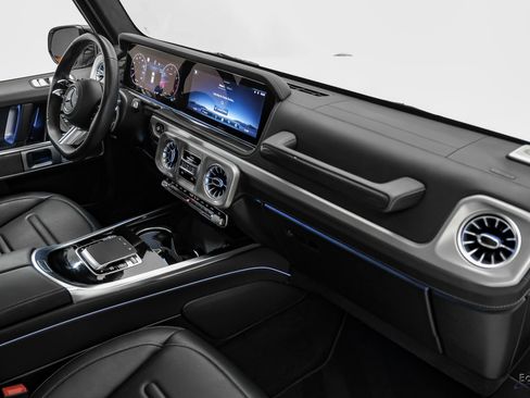 Used 2025 Mercedes-Benz G 550 w/ Exclusive Interior Package image 43