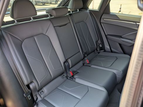New 2025 Audi Q3 2.0T Premium image 11