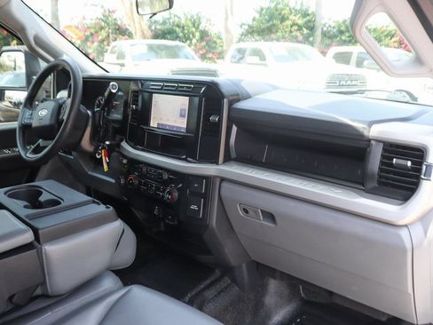 Used 2023 Ford F250 XL w/ XL Chrome Package RWD image 35
