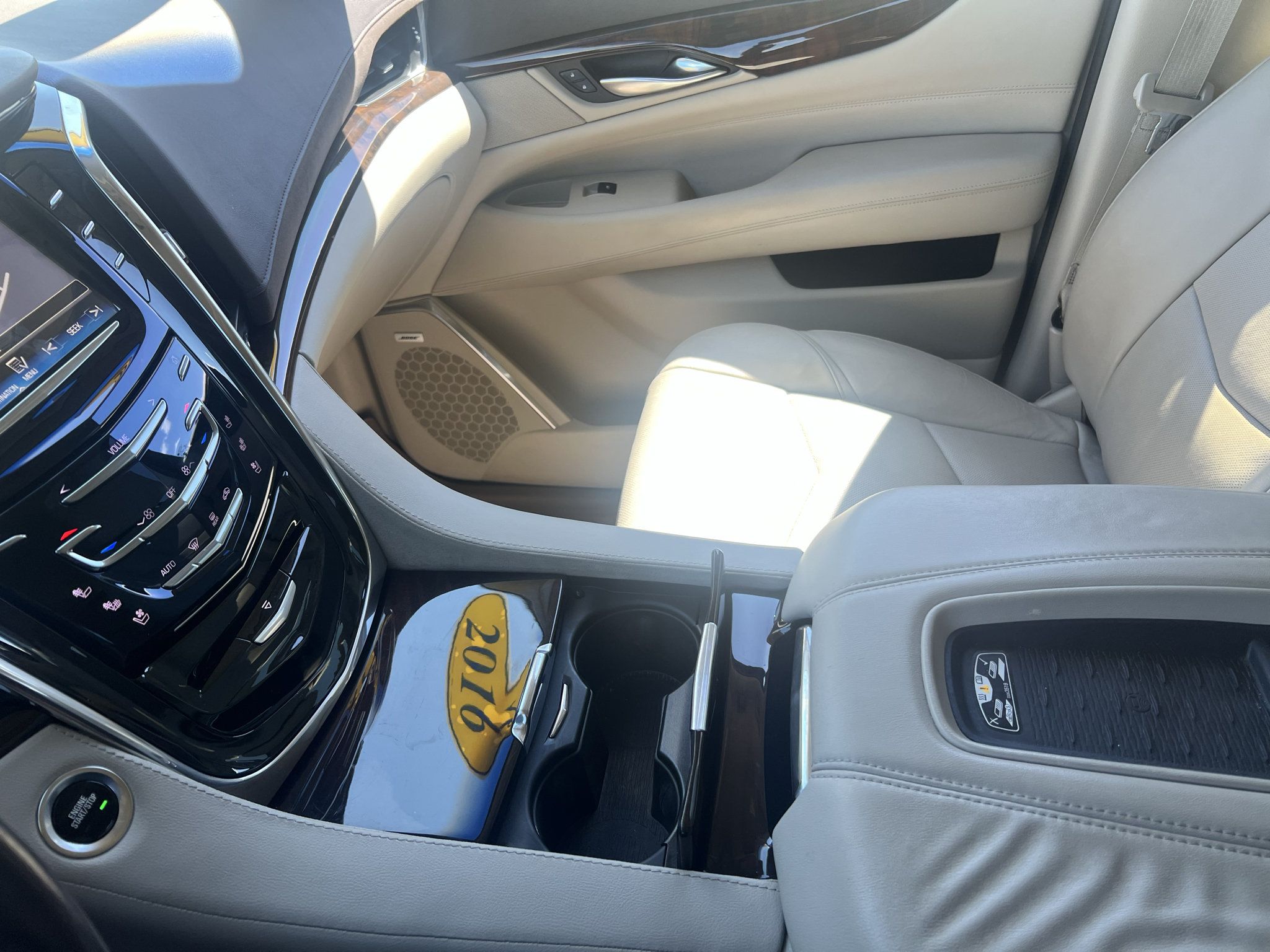 Used 2016 Cadillac Escalade Premium RWD image 32