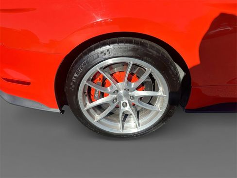 Used 2016 Ford Mustang Shelby GT350 w/ Technology Package image 10