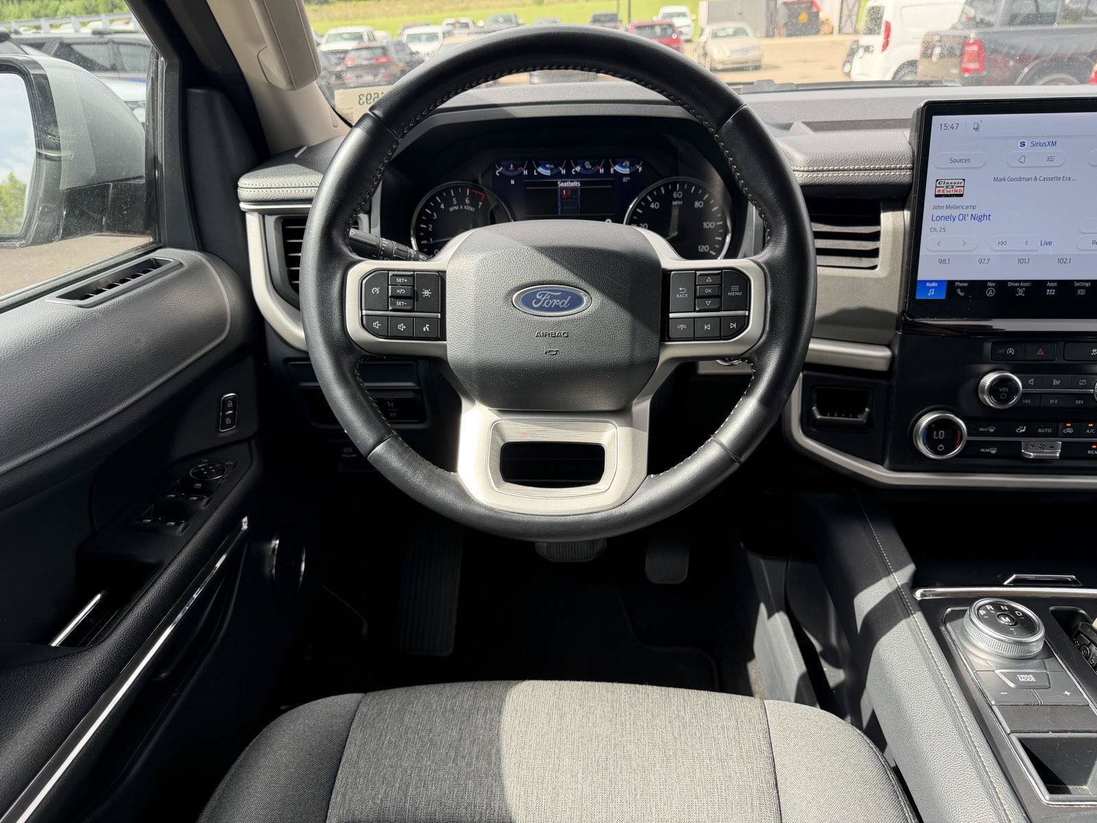 Used 2024 Ford Expedition XLT RWD image 8