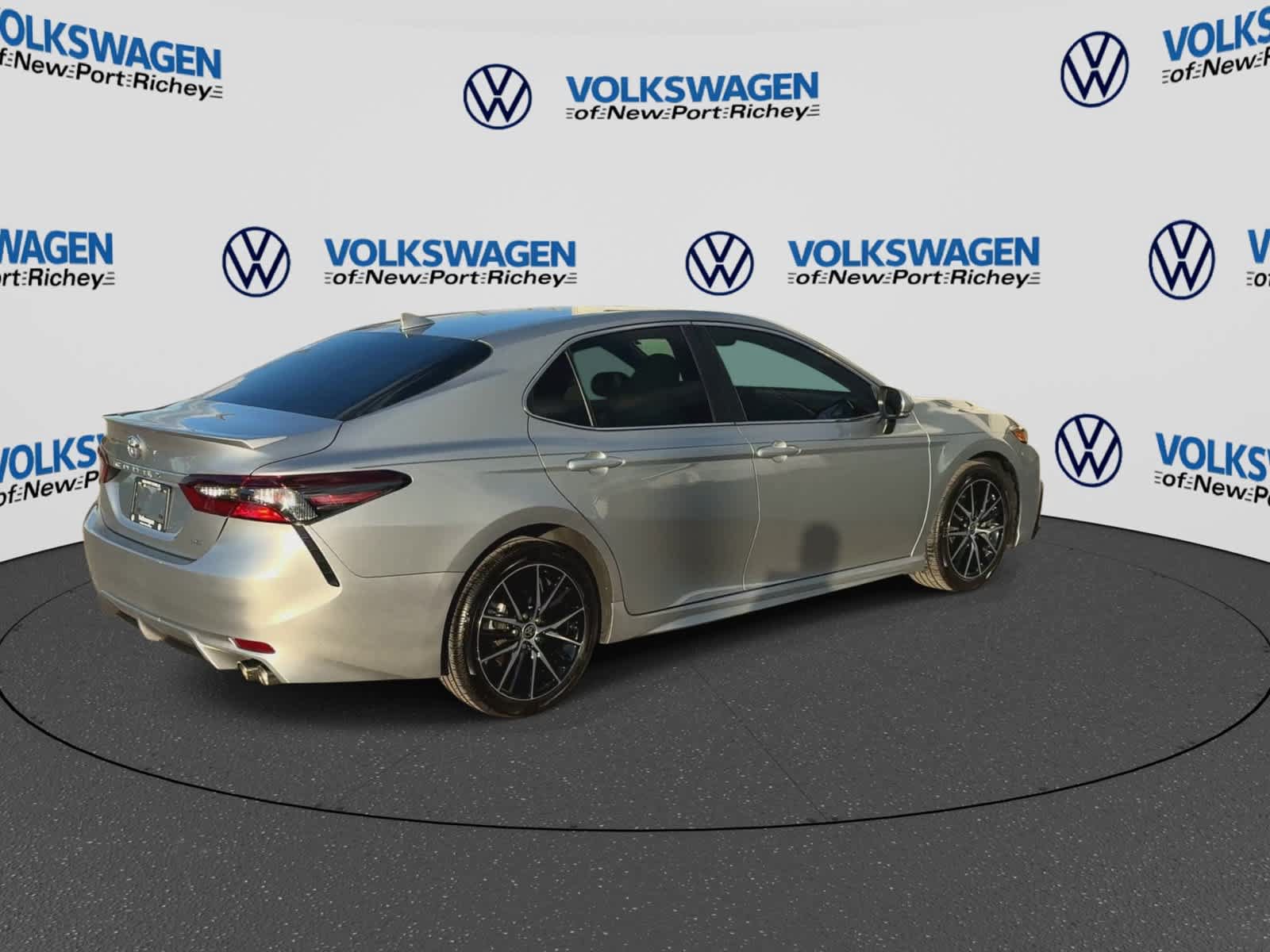Used 2023 Toyota Camry SE FWD image 8