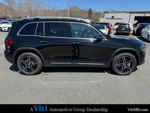 New 2026 Mercedes-Benz GLB 250 4MATIC image 9