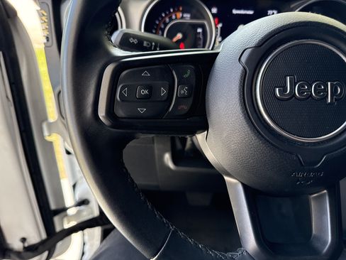 Used 2022 Jeep Wrangler Unlimited Sport AWD/4WD image 19