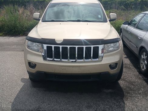 Used 2011 Jeep Grand Cherokee Laredo RWD image 2