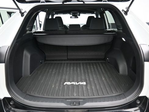 Certified 2025 Toyota RAV4 SE image 29