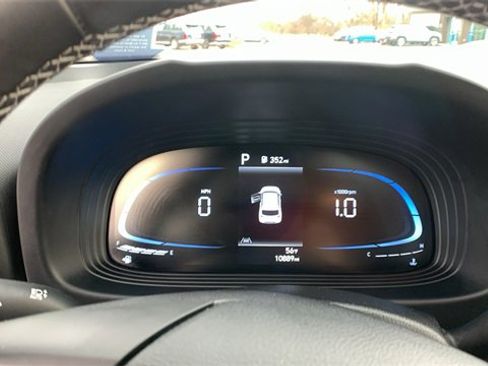 Certified 2023 Hyundai Venue SEL image 13